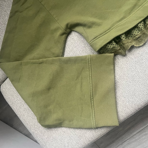 Puma X Fenty Cropped wide arm cropped sweatshirt in Olive green. Wm Sm/Medium - Picture 5 of 11